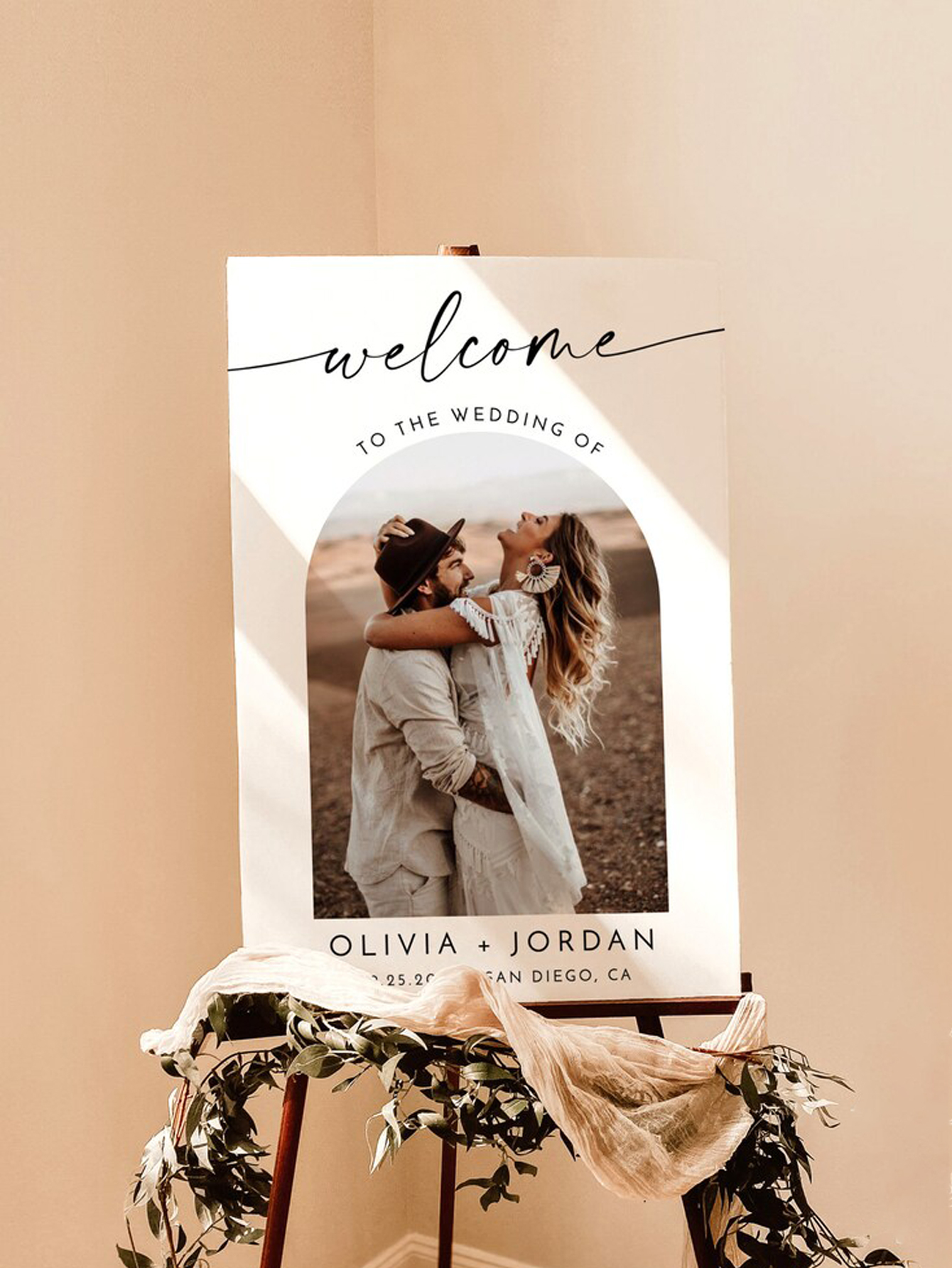 Personalization Arched Photo Minimalist Welcome Sign
